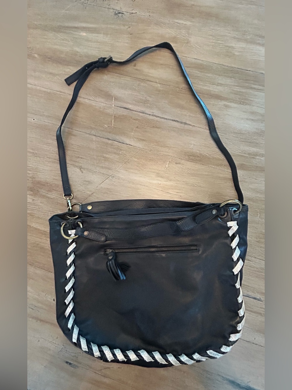 Giorgia Milani Leather Tote Handbag Black Front Leather Stitching Zip Closure